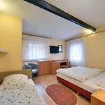Gosciniec Nad Potokiem Bed & Breakfast